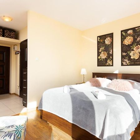 Apartments City Center Krucza By Renters Varsavia Esterno foto